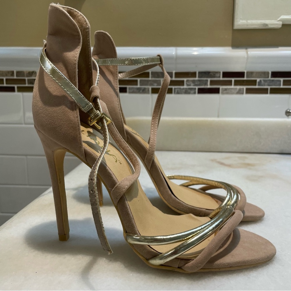 Never Worn Elegant Tan and Champagne Gold Women's Heels